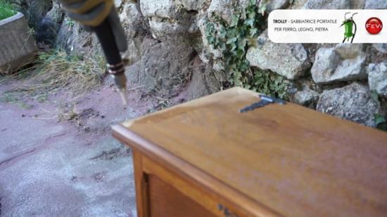Trolly - Sabbiatura su legno video 2 Trolly - Sabbiatura su legno video 2